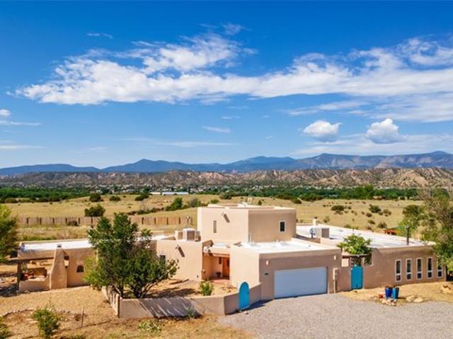 House for sale in Medanales, New Mexico