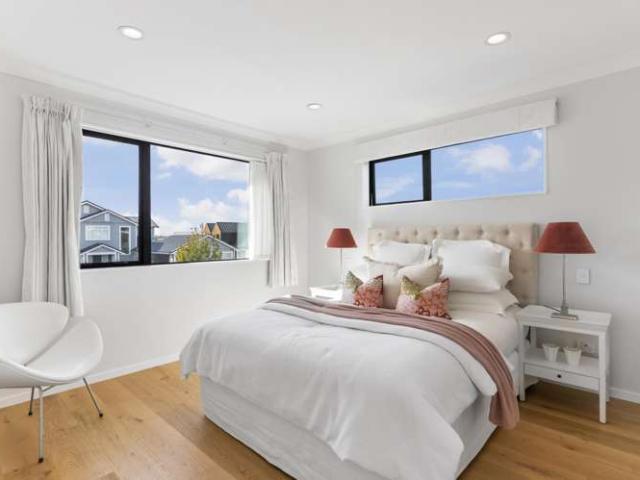 House for sale in Riverhead