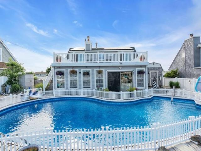 House for sale in Bayville, New Jersey