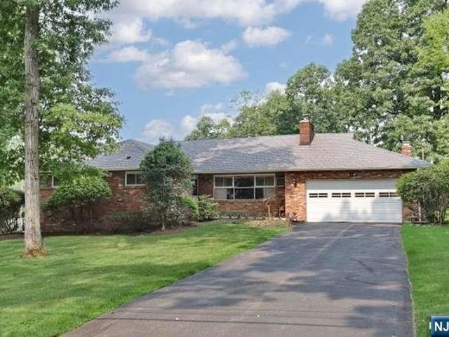 House for sale in Woodcliff Lake, New Jersey
