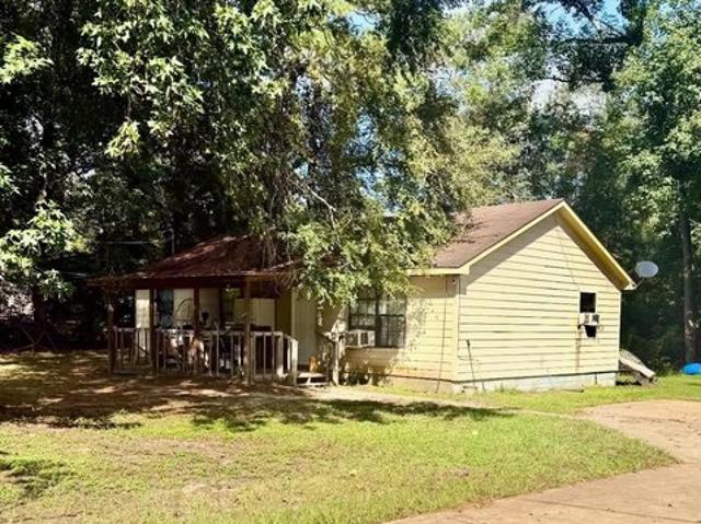 House for sale in Shepherd, Texas