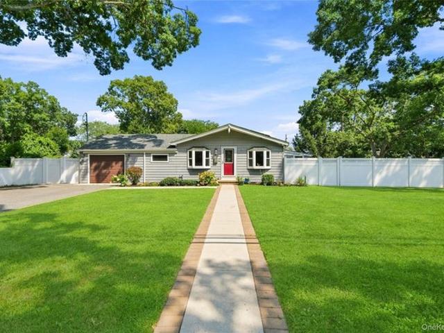 House for sale in Bohemia, New York