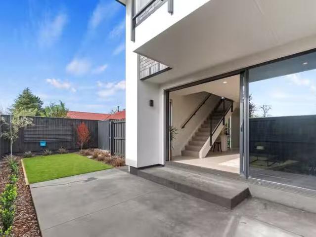 House for sale in Chaslands, Canterbury