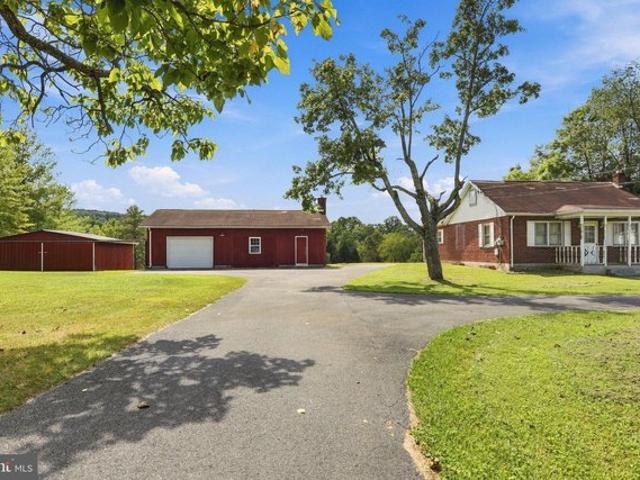 House for sale in Hedgesville, Berkeley County