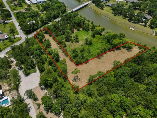 Land for sale in Hitchcock, Texas