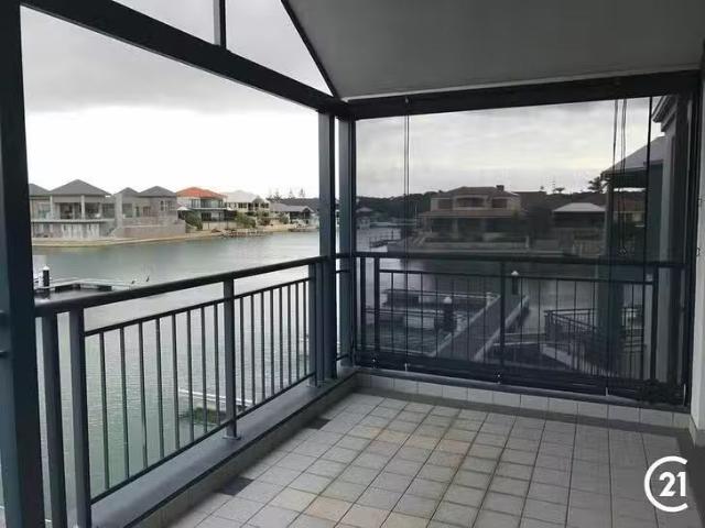 Apartment for rent in Halls Head