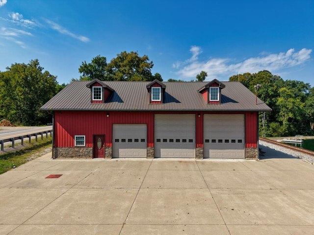 House for sale in Saint Marys, West Virginia