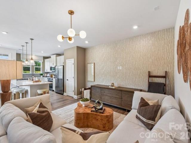 Townhouse for sale in Charlotte, Mecklenburg County