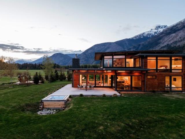 House for sale in Mount Currie, British Columbia
