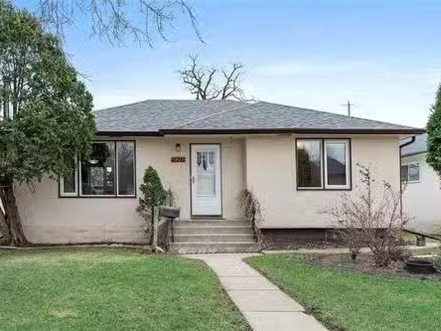 House for sale in East St. Paul, Manitoba