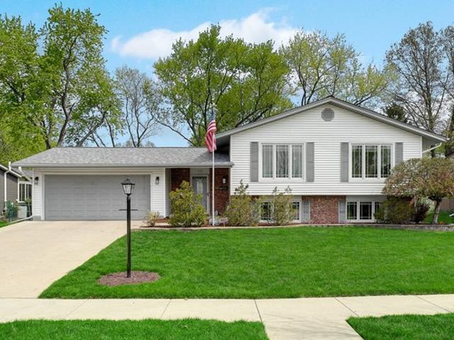 House for sale in Hoffman Estates, Illinois