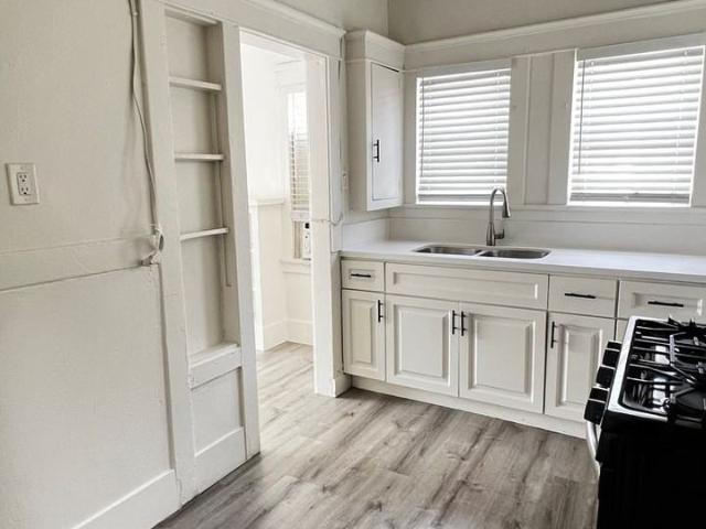 Apartment for rent in Long Beach, California
