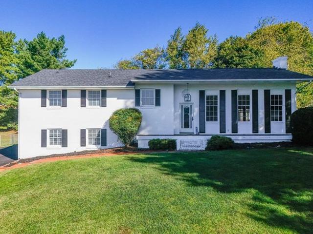 House for sale in Briarcliff, Vinton