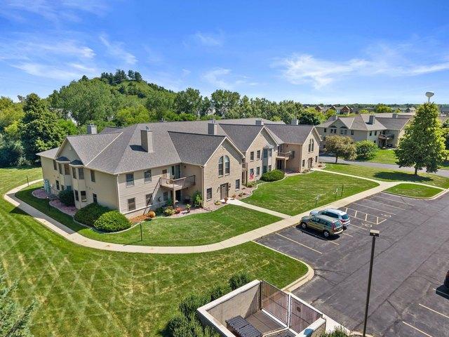 Condo for sale in Oconomowoc, Wisconsin