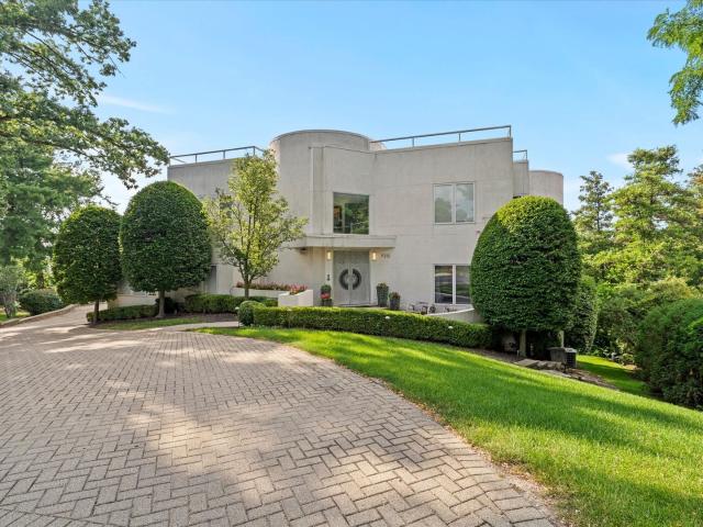 House for sale in Oak Brook, Illinois