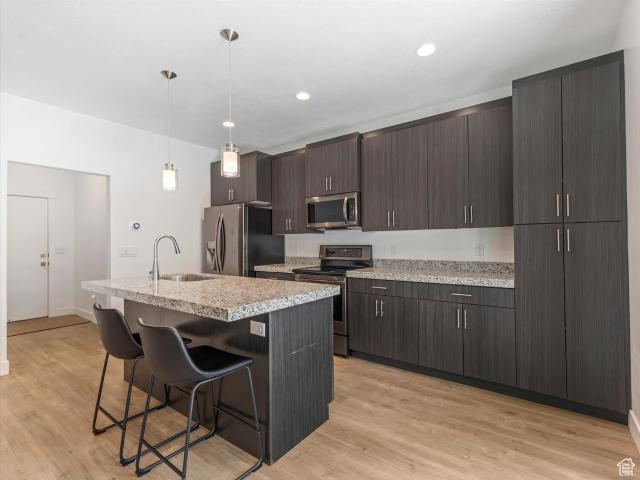 Townhouse for sale in Sandy