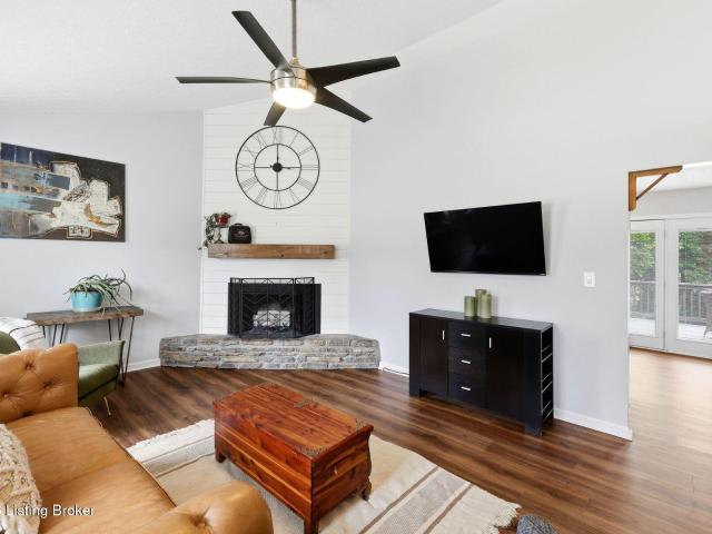 House for sale in Jeffersontown, Jefferson County