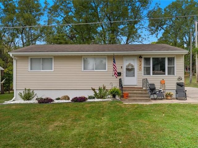 House for sale in Linn, Iowa
