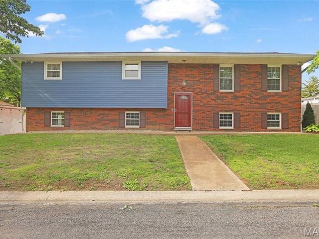 House for sale in Maryville, Illinois