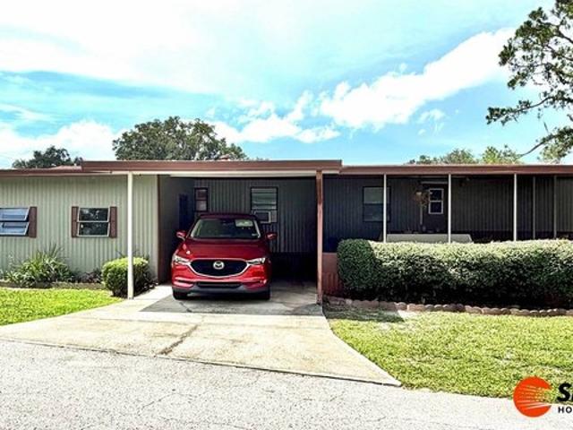 House for sale in Oxford, Florida