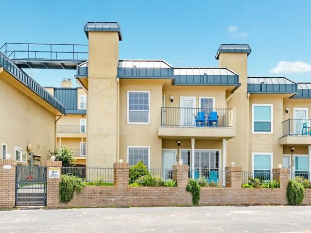 Townhouse for sale in Galveston, Texas