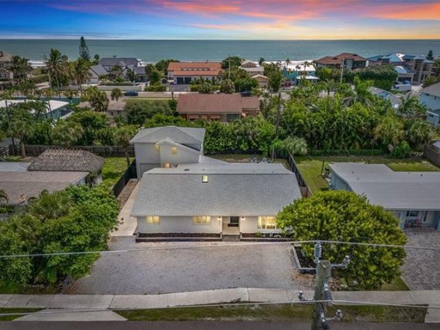 House for sale in Cocoa Beach, Brevard County