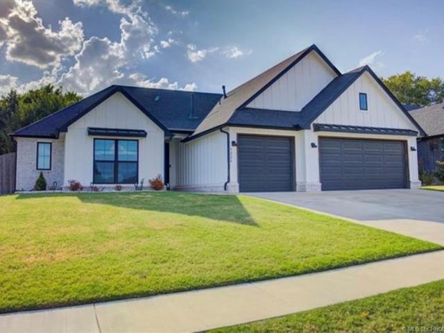 House for sale in Owasso, Tulsa County