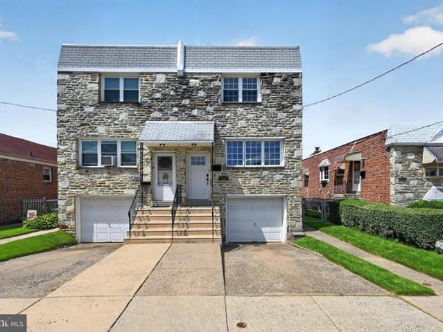Townhouse for sale in Torresdale, Philadelphia