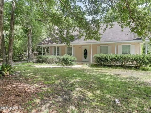 House for sale in Ocean Springs, Mississippi