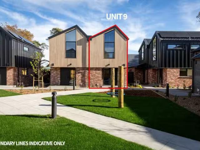 House for sale in Chaslands, Canterbury