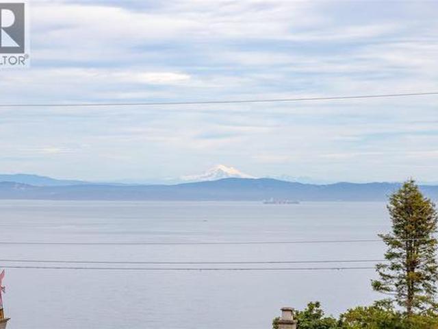 House for sale in Saanich, British Columbia