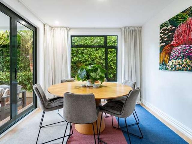 Townhouse for rent in Herne Bay