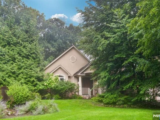House for sale in Franklin Lakes, New Jersey