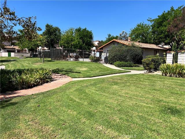 Townhouse for sale in North Ontario, Upland
