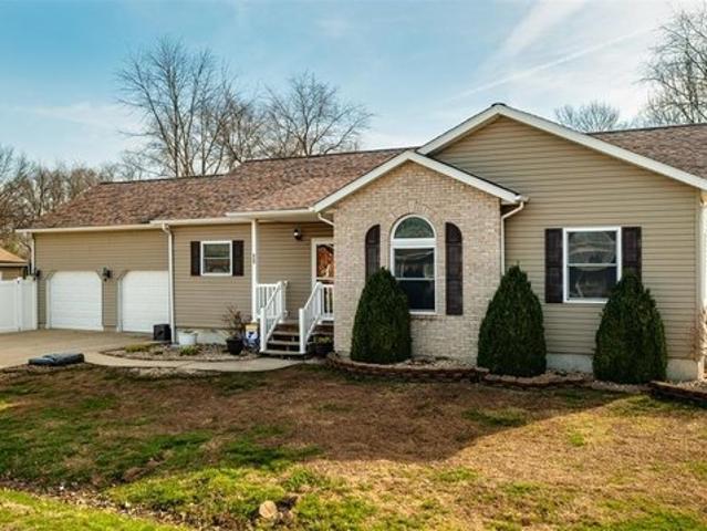 House for sale in Staunton, Illinois