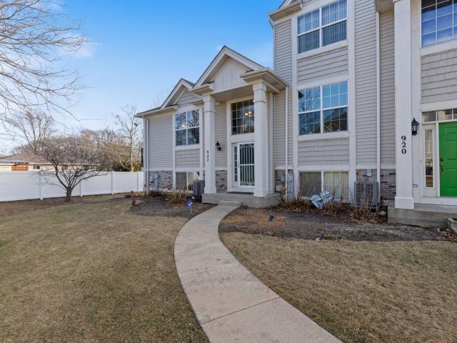 Townhouse for sale in Shorewood, Illinois