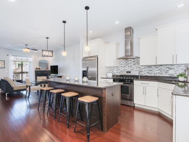 Townhouse for sale in Downers Grove, Illinois