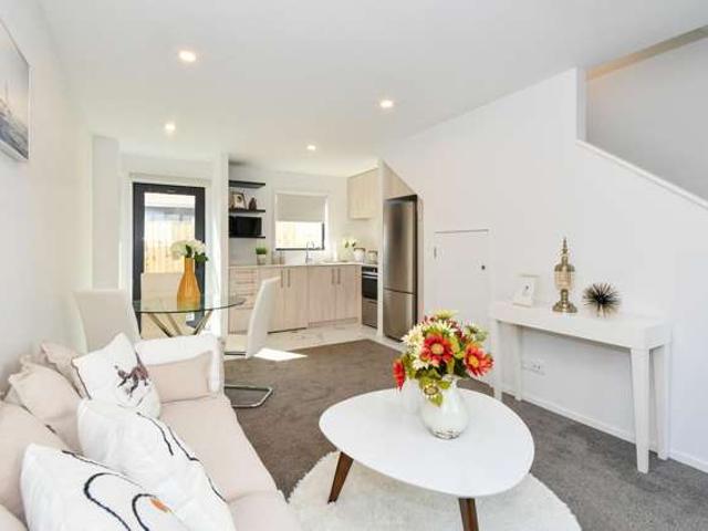 Townhouse for sale in Te Atatū Peninsula, Henderson-Massey