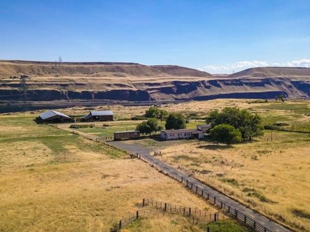 Farm for sale in Wishram, Washington
