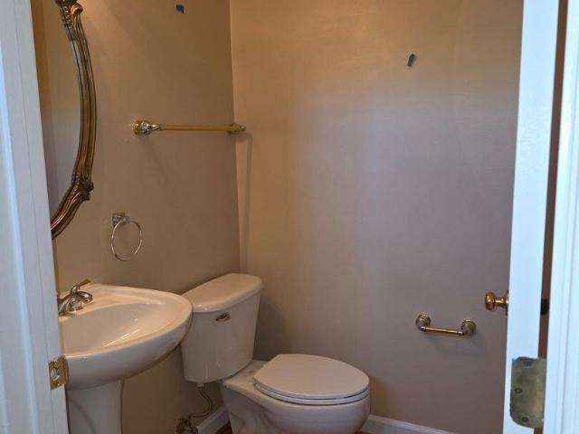 Townhouse for rent in Fort Belvoir Townhouse for rent in Fort Belvoir
