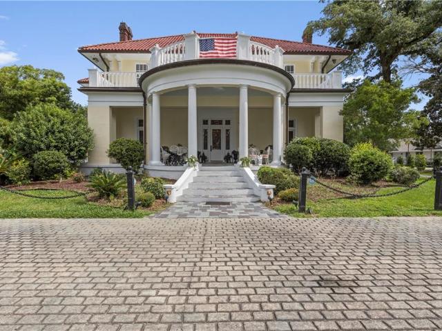 House for sale in Pass Christian, Mississippi