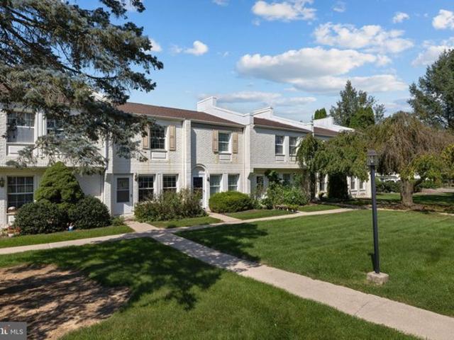 Condo for sale in Orchard Park, State College