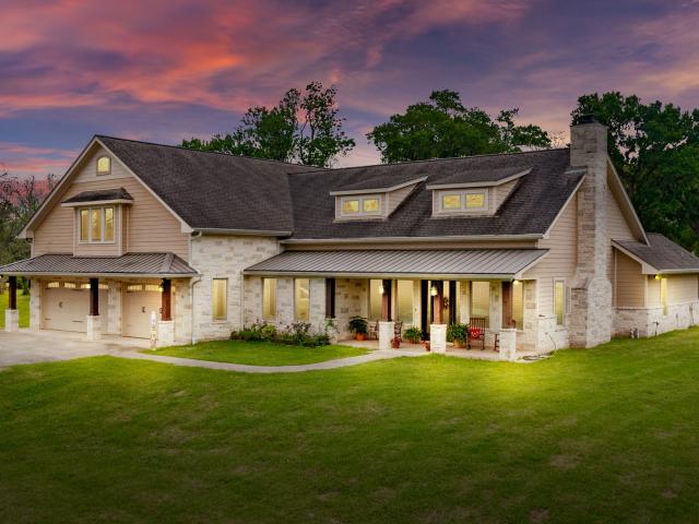 House for sale in Thompsons, Texas