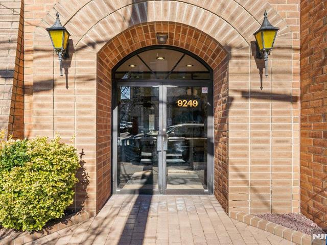 Condo for sale in Hudson, New Jersey