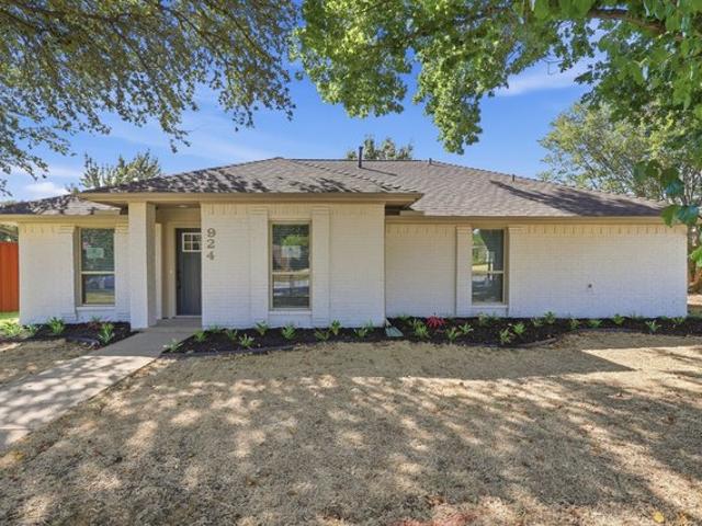 House for sale in Denton, Texas