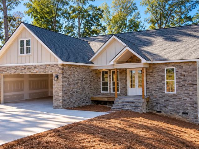 House for sale in Saxony Forest, Seneca