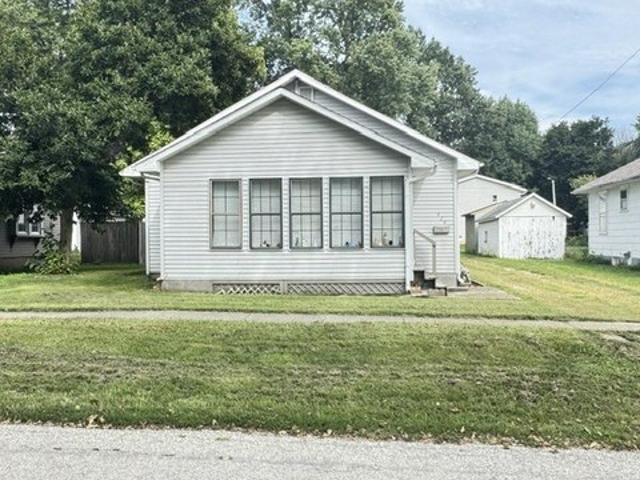 House for sale in Clinton, DeWitt County
