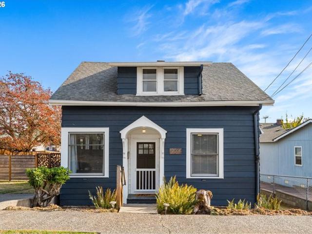 House for sale in Downtown Camas, Camas