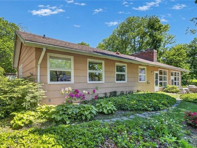 House for sale in Niagara, New York