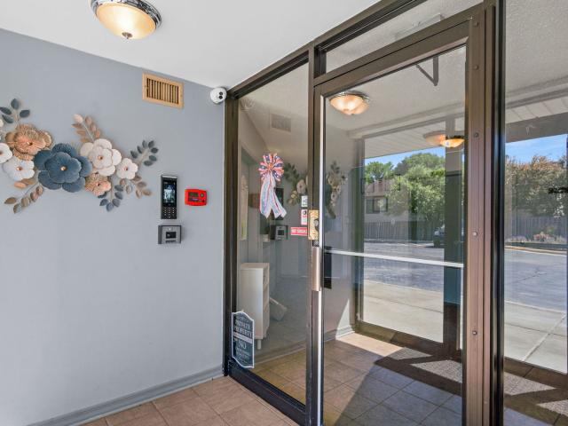 Condo for sale in Westmont, Illinois